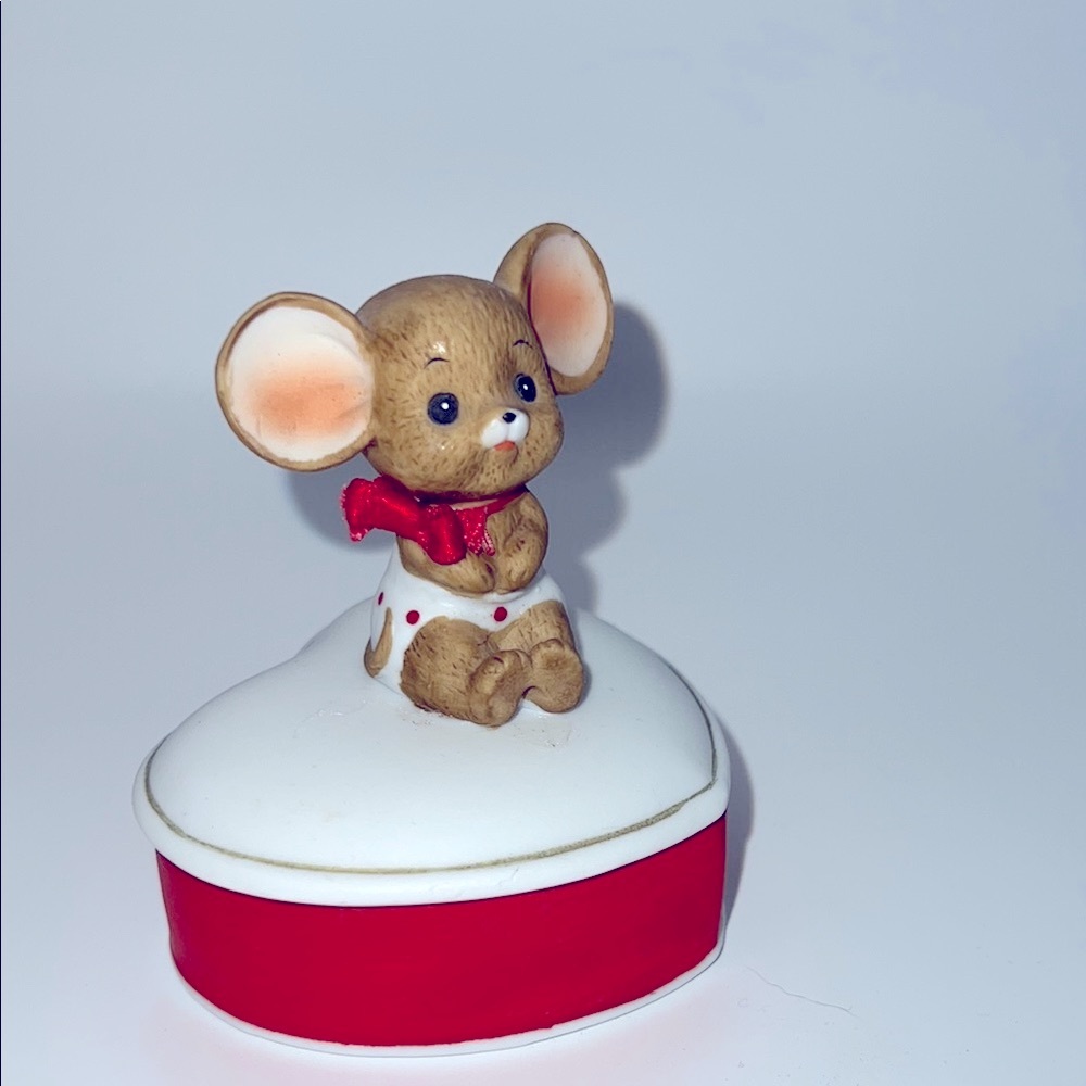 Vintage Lefton Brown and Red Mouse Figurine on Heart Box - 1983